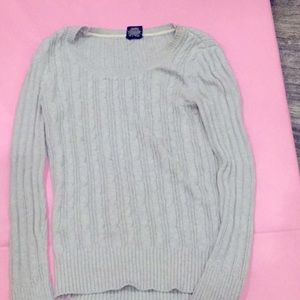 Women’s long sleeve gray shirt